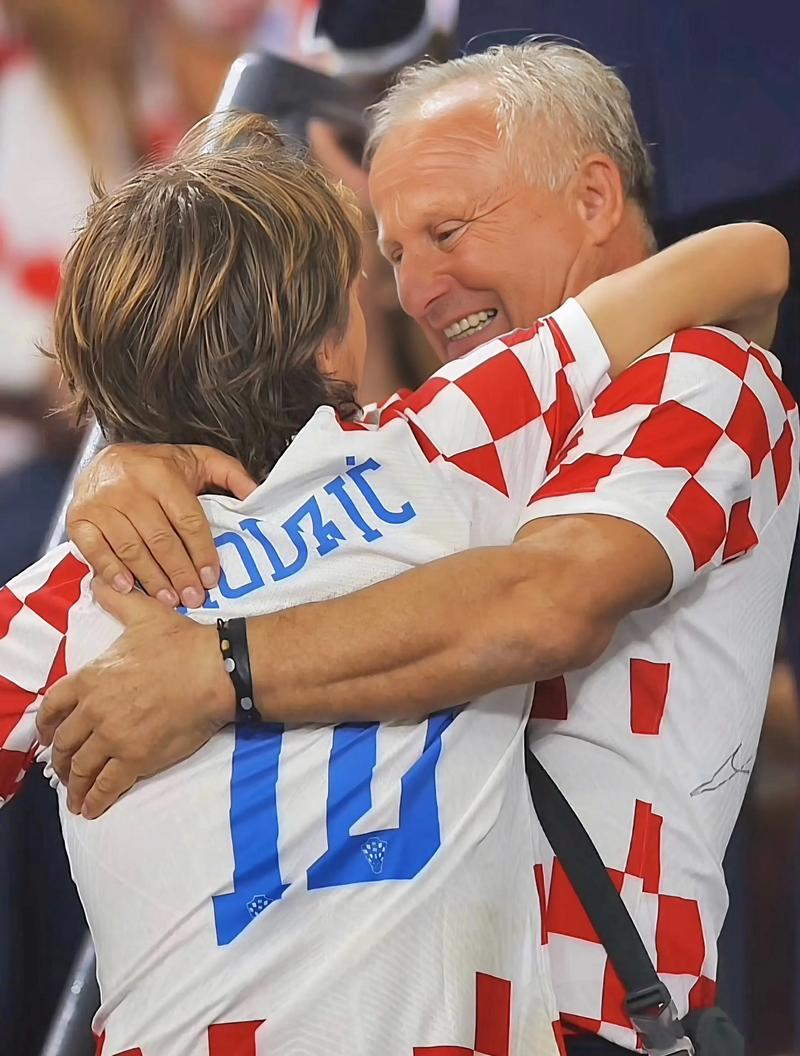 字母哥25分难救主 雄鹿主场惨败33分