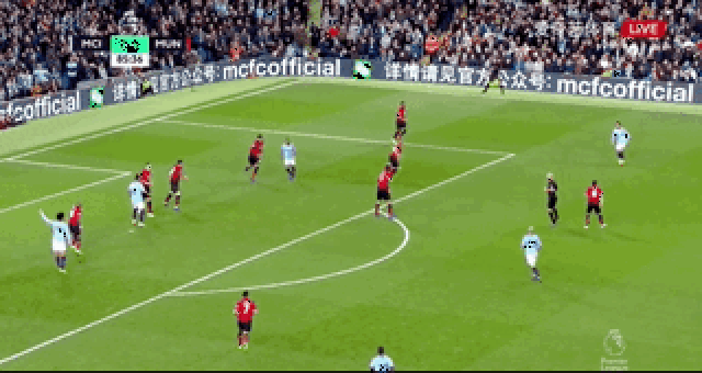 与上赛季判若两人，马刺侧翼悍将凯尔登-约翰逊堪称超级第六人