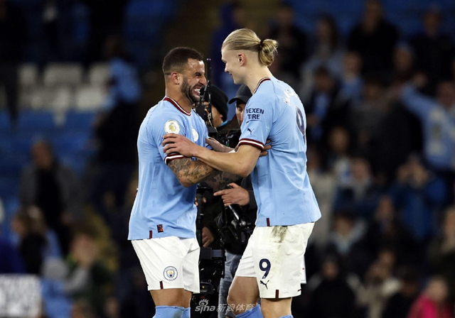 沃特金斯庆祝引爆冲突，热刺激情足球已反噬自身